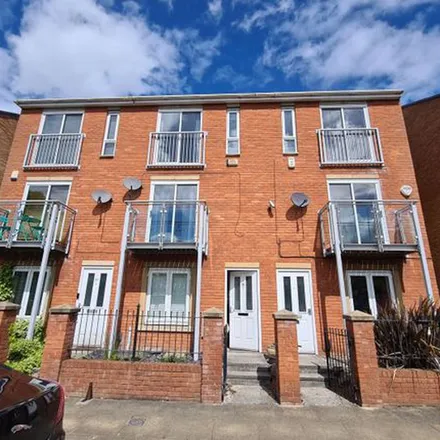 Image 4 - 13-29 St. Wilfrids Street, Manchester, M15 5XE, United Kingdom - Townhouse for rent