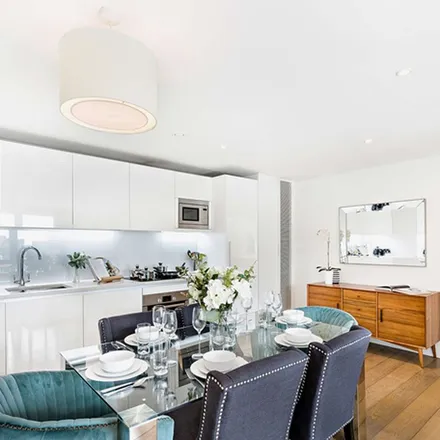 Rent this 3 bed apartment on 3 Merchant Square in London, W2 1AS