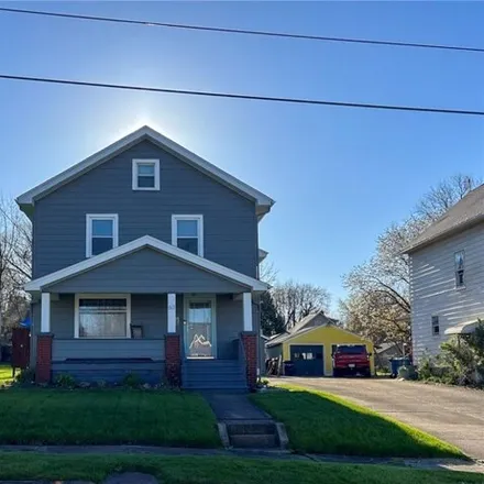 Buy this 3 bed house on 49 Ridgeway Street in Struthers, OH 44471