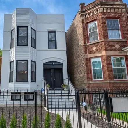 Buy this 1studio house on 2837 West Lexington Street in Chicago, IL 60624