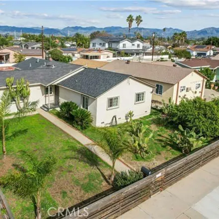 Image 2 - 13125 Strathern St, North Hollywood, California, 91605 - House for sale