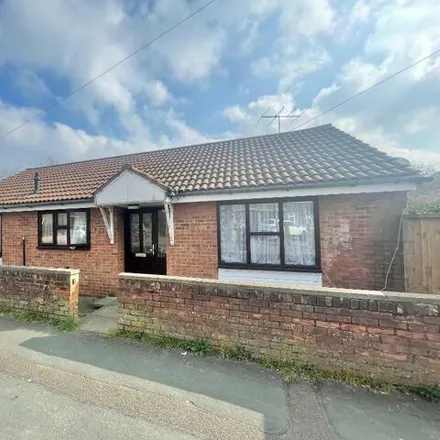 Buy this 3 bed house on Icknield Way in Luton, LU3 2JL