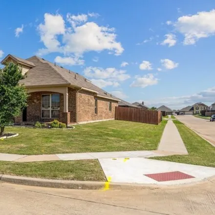Image 3 - 5200 Meadow Ln, Krum, Texas, 76249 - House for sale