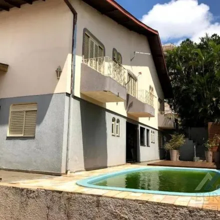 Buy this 5 bed house on Rua Paraguai in Vila Brasil, Londrina - PR