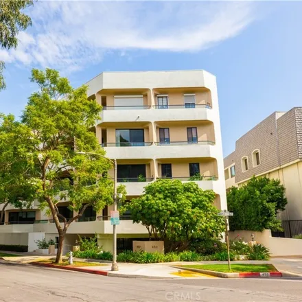 Rent this 4 bed condo on 450 North Maple Drive in Beverly Hills, CA 90210
