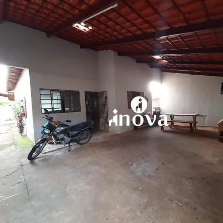 Buy this 2 bed house on Avenida Leopoldino de Oliveira in Centro, Uberaba - MG