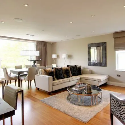 Rent this 2 bed apartment on Murano House in 389 Cockfosters Road, London