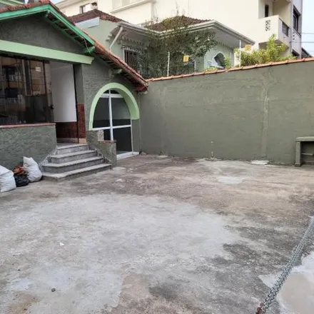 Rent this 3 bed house on Rua Doutor Carvalho de Mendonça in Vila Belmiro, Santos - SP