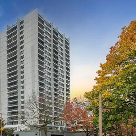 Buy this 1 bed condo on Southwest 2nd Avenue in Portland, OR 97258