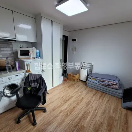 Rent this studio apartment on 서울특별시 강북구 수유동 220-54