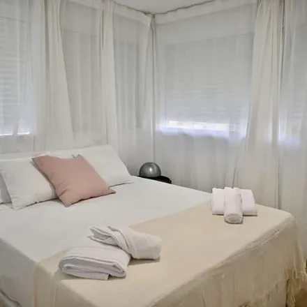 Rent this 1 bed apartment on Madrid in Parroquia de la Virgen del Coro, Calle Virgen de la Alegría