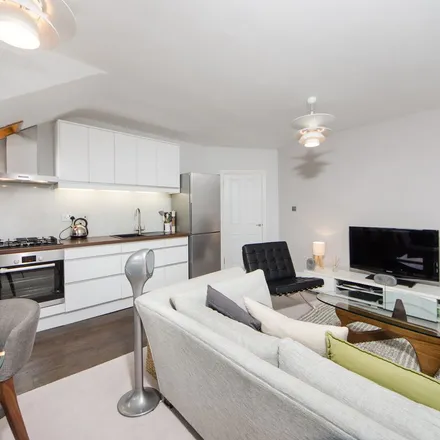 Rent this 2 bed apartment on 75 Gunterstone Road in London, W14 9BS