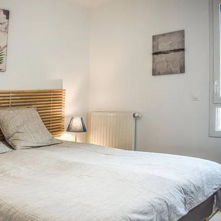 Rent this 2 bed apartment on Saint-Quay-Portrieux in Boulevard du Maréchal Foch, 22410 Saint-Quay-Portrieux