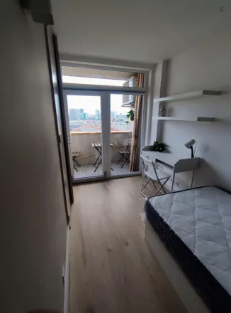 Rent this 4 bed room on Carrer de la Mineria in 24, 08038 Barcelona