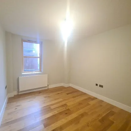 Rent this 1 bed apartment on Dunstable Mini Market in 17 High Street South, Dunstable