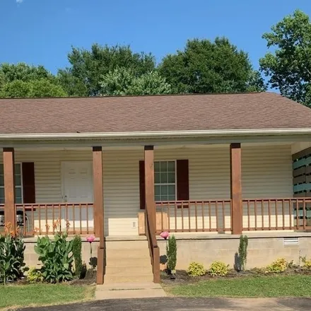 Buy this 2 bed house on 654 Luray Avenue in Henderson, TN 38340