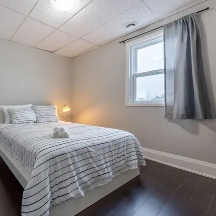 Rent this 1 bed apartment on Silvertown in Niagara Falls, ON L2E 2L4