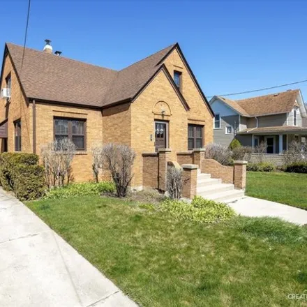 Buy this 3 bed house on 620 Oakland Avenue in Elgin, IL 60120