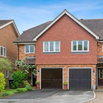 Image 1 - Somerford Place, Knotty Green, HP9 1AZ, United Kingdom - Townhouse for sale
