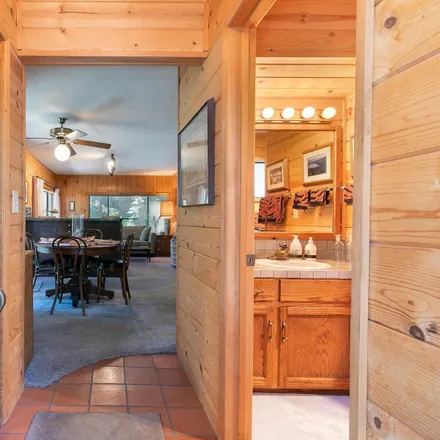 Image 4 - 14198 Robin Lane, Truckee, CA 96161, USA - House for sale