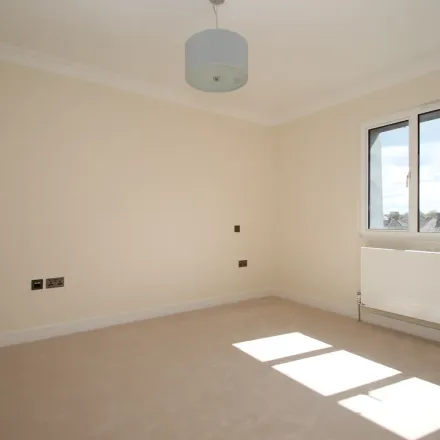 Rent this 4 bed townhouse on Harrow View in London, HA1 4TL