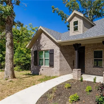 Buy this 3 bed house on 6 Clophill Lane in Bella Vista, AR 72714