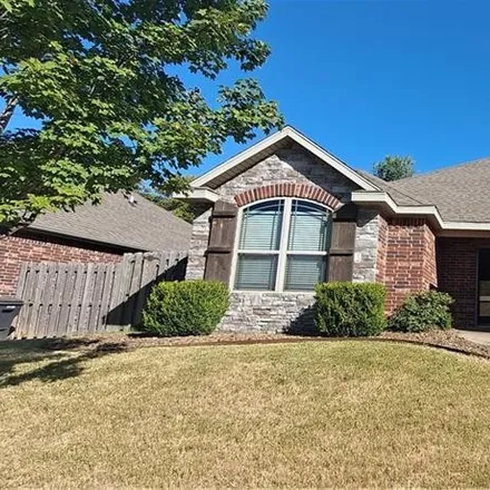 Rent this 3 bed house on 6101 West Murfield Drive in Rogers, AR 72758