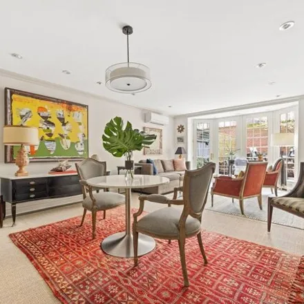 Image 1 - 337 East 50th Street, New York, NY 10022, USA - Townhouse for sale