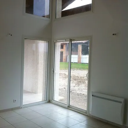 Image 4 - unnamed road, 81500 Lavaur, France - Apartment for rent