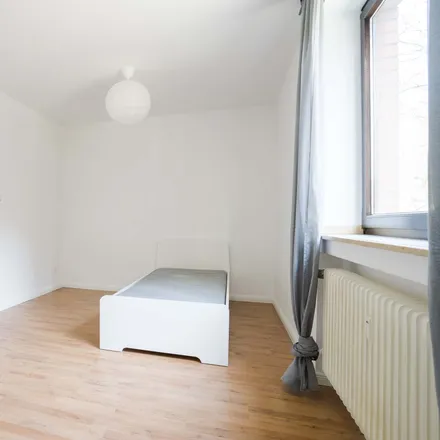 Image 2 - Kölner Landstraße 352, 40589 Dusseldorf, Germany - Room for rent