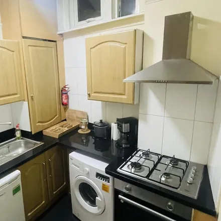 Rent this studio apartment on Porchester Road