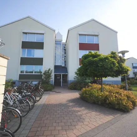 Rent this 2 bed apartment on Perstorpsvägen 13 in 392 38 Kalmar, Sweden