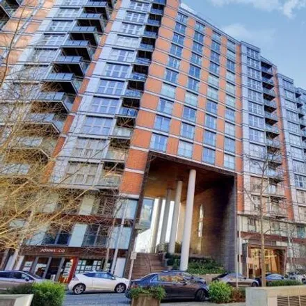 Buy this 1 bed apartment on New Providence Wharf in 1 Fairmont Avenue, London