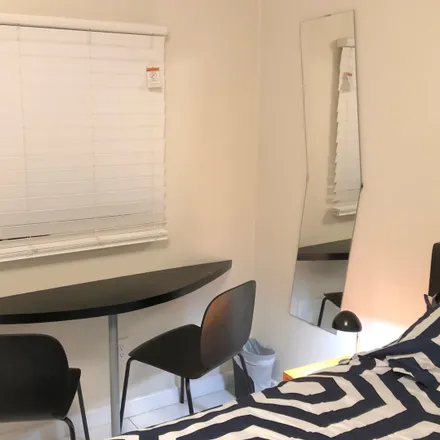 Rent this studio apartment on 920 McFarland Avenue in Los Angeles, CA 90744