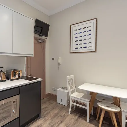 Rent this 1 bed apartment on London in W2 4HD, United Kingdom