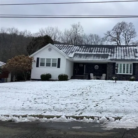 Buy this 4 bed house on 5 Brookside Road in City of Binghamton, NY 13903