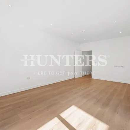 Image 2 - Great North Road, London, N6 4LX, United Kingdom - Apartment for rent