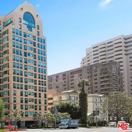 Rent this 2 bed condo on The Dorchester in Wilshire Boulevard, Los Angeles