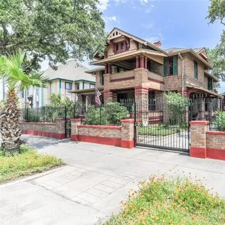Buy this 5 bed house on 2999 Broadway - Avenue J in Galveston, TX 77550