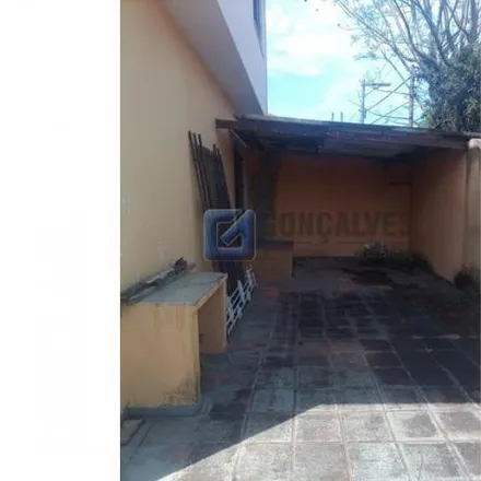 Rent this 3 bed house on Unidade Básica de Saúde Doutor José Maria Coura in Rua Oragnof 480, Planalto
