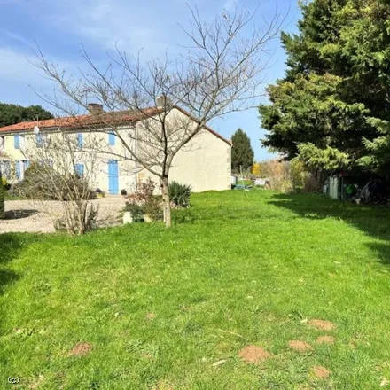 Image 4 - 86400 Civray, France - House for sale