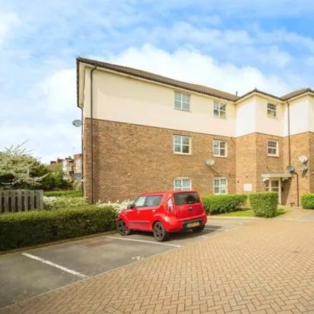 Buy this 2 bed apartment on Shell in London Road, Dartford