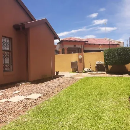 Rent this 2 bed apartment on Knysna Primary School in 6 Long Street, Lower Central Town