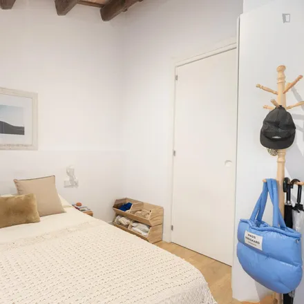 Image 3 - Carrer de Josep Torres, 1, 08012 Barcelona, Spain - Apartment for rent