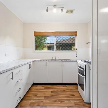 Image 4 - Dignan Street, Harristown QLD 4350, Australia - Apartment for rent