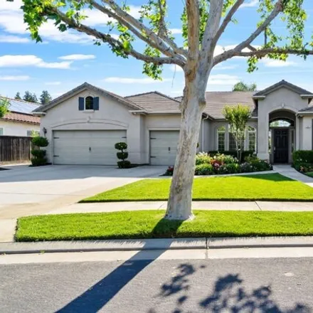Buy this 5 bed house on 1842 North Megan Avenue in Clovis, CA 93619