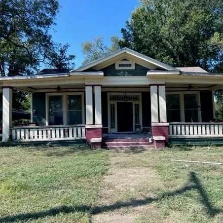 Buy this 3 bed house on 443 Parr Avenue in Paris, TX 75460