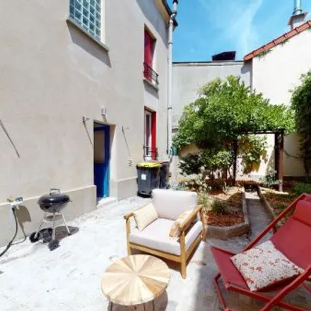 Rent this 3 bed room on 30 Rue Buffon in 93100 Montreuil, France
