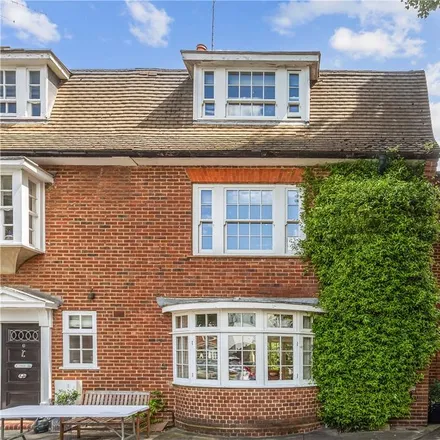 Rent this 5 bed house on Hilary Close in London, SW6 1DU