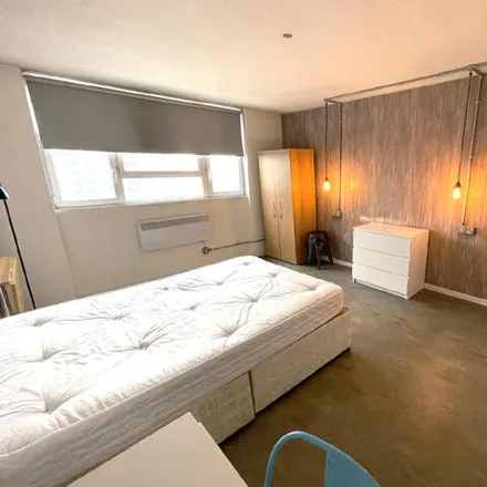 Image 2 - Kestrel House, Pickard Street, London, EC1V 8BX, United Kingdom - Apartment for sale